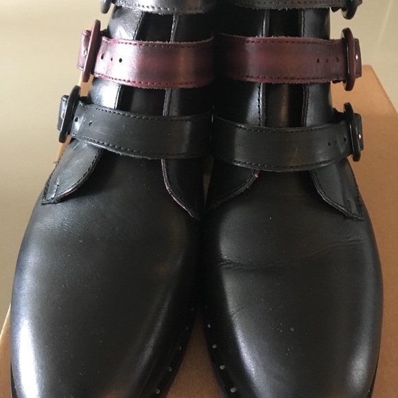 Shoes from Val-the-gal galore! - Picture 2 of 8